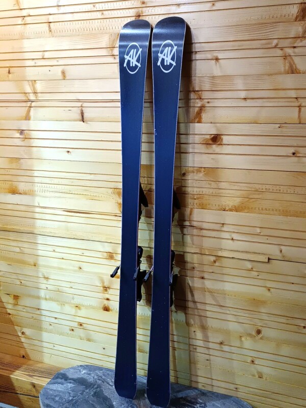 LYŽE AK SKI OF SWITZERLAND PISTE PINK 147CM